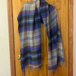 GAP scarf